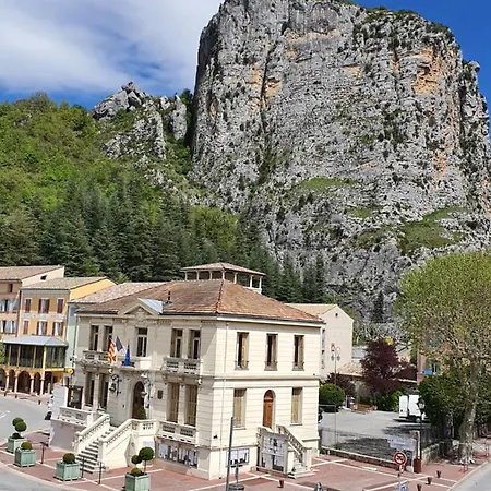 Hotel Ma Petite 2*