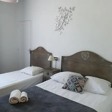 Ma Petite Hotell 2*